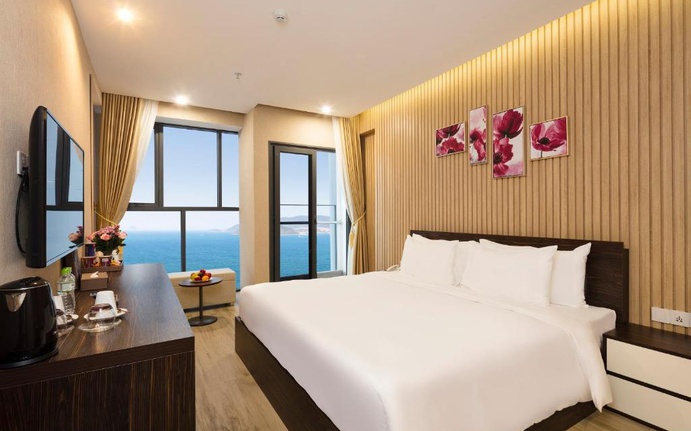 EMERALD BAY HOTEL & SPA