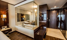 Central Luxury Hạ Long Hotel